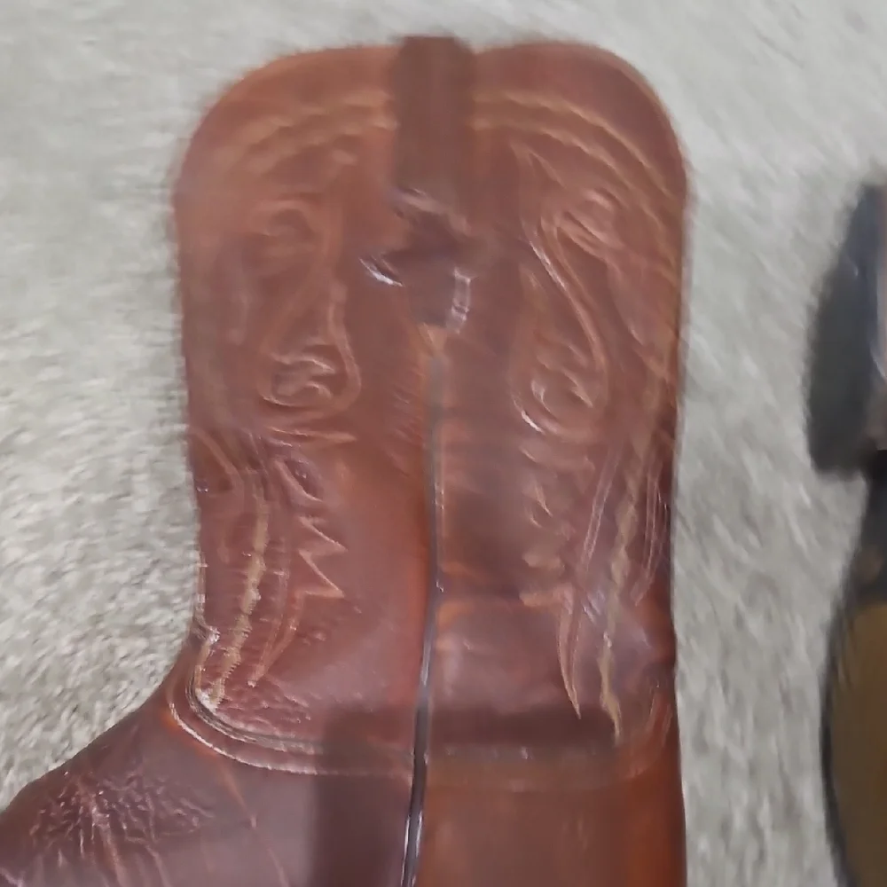 Lucchese Men's Brown Western Leather Cowboy Boots - Classic Stitch Detail - Picture 8 of 11